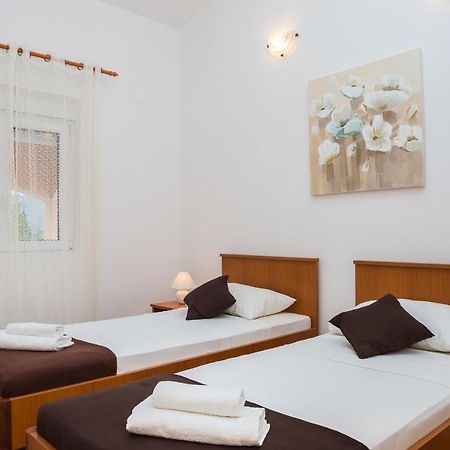 Apartments Slavka Рогозница Екстериор снимка