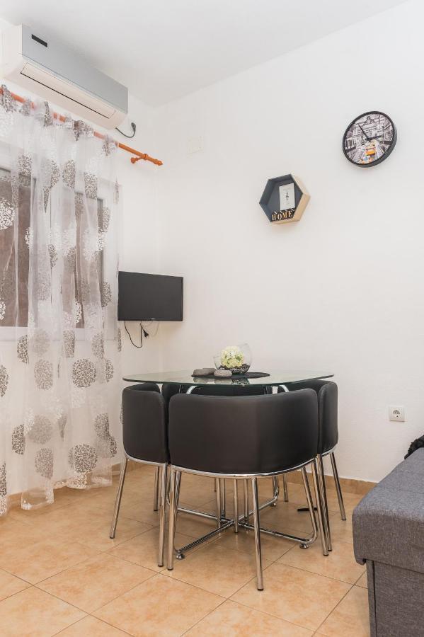 Apartments Slavka Рогозница Екстериор снимка