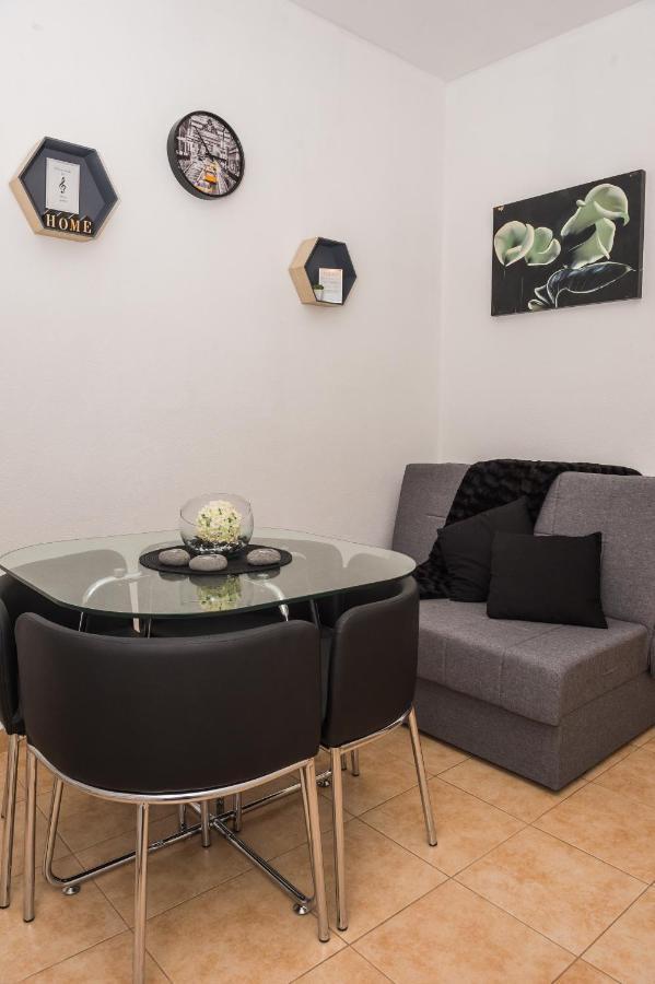 Apartments Slavka Рогозница Екстериор снимка