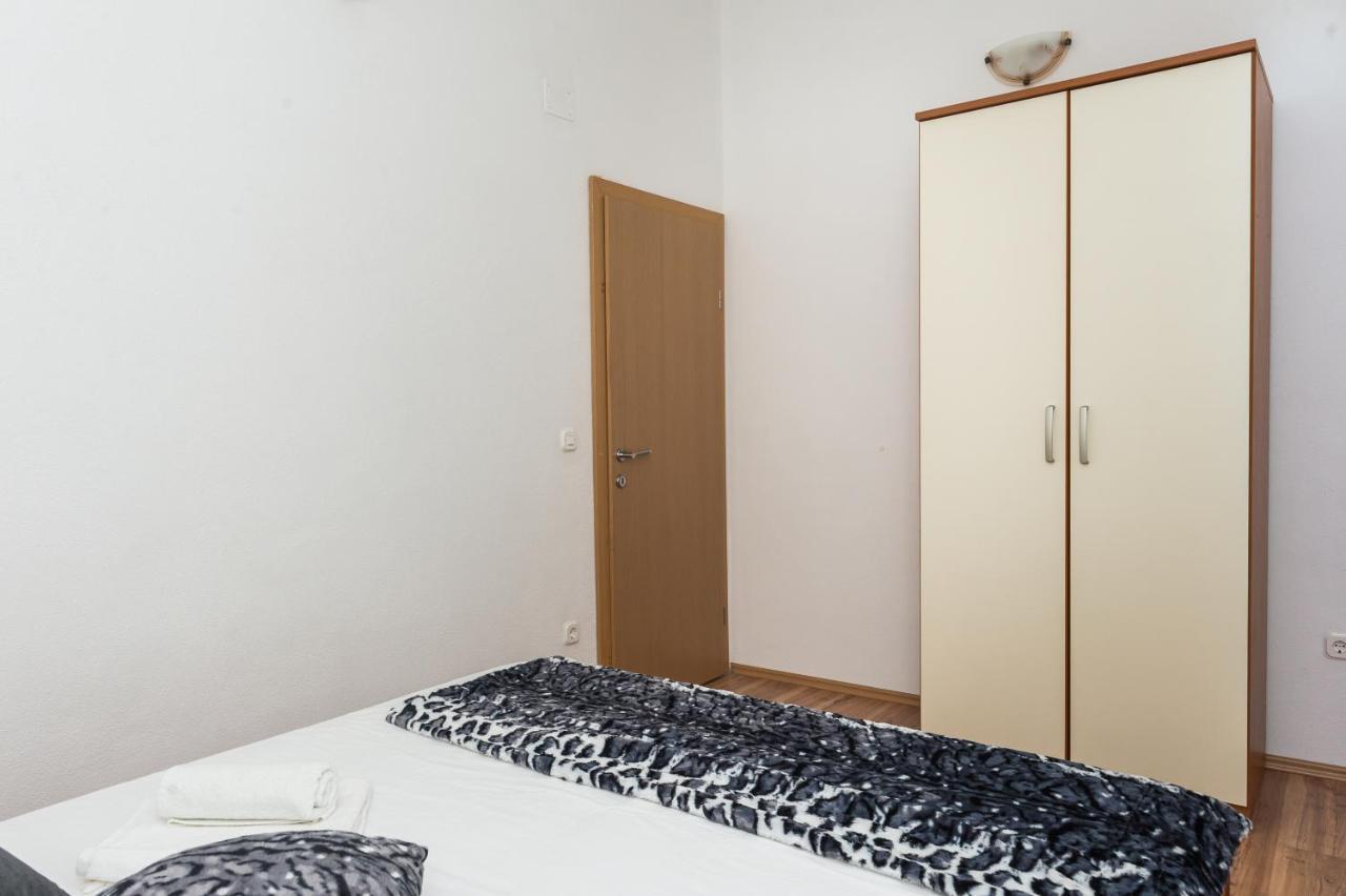 Apartments Slavka Рогозница Екстериор снимка