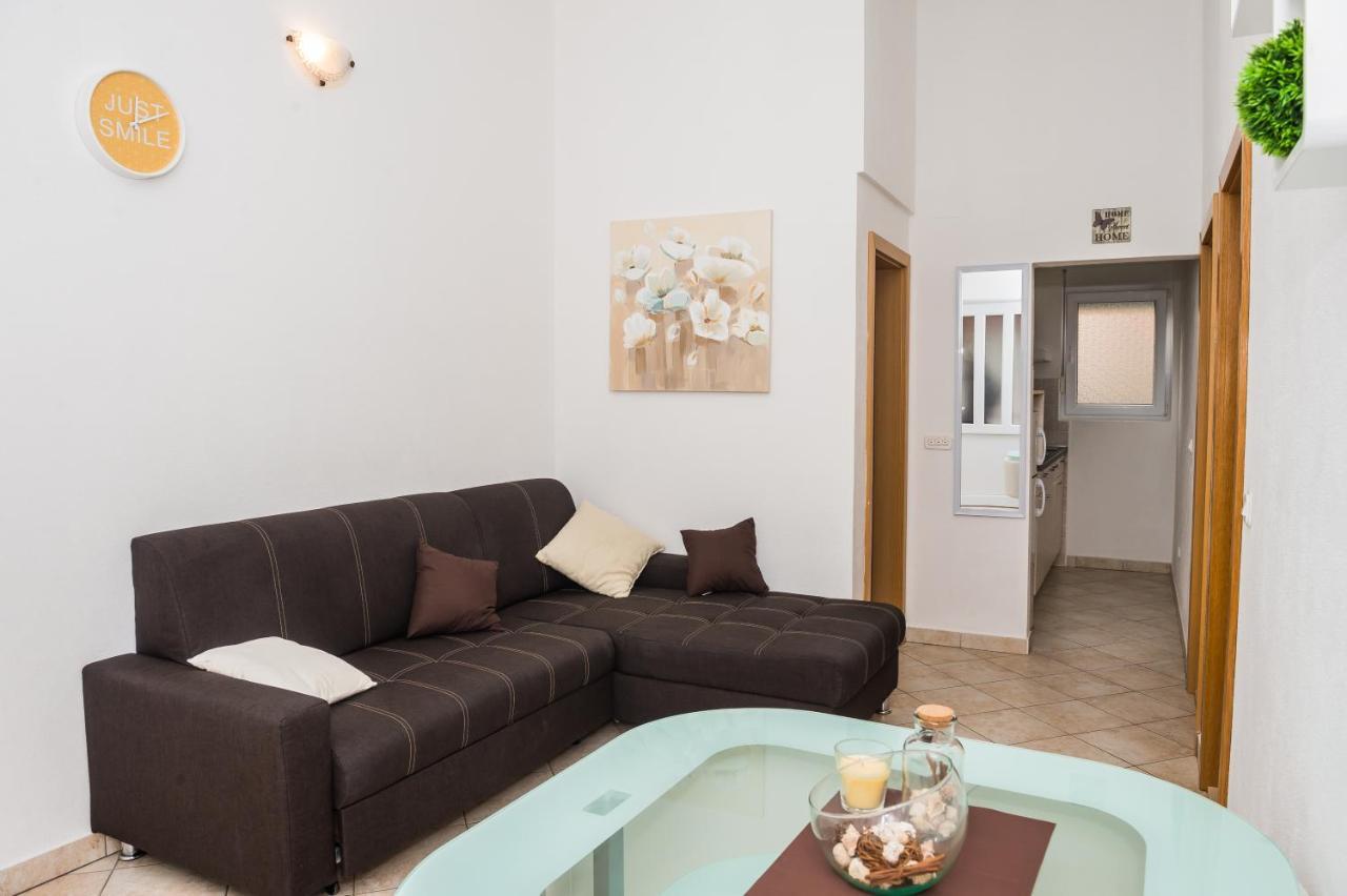 Apartments Slavka Рогозница Екстериор снимка