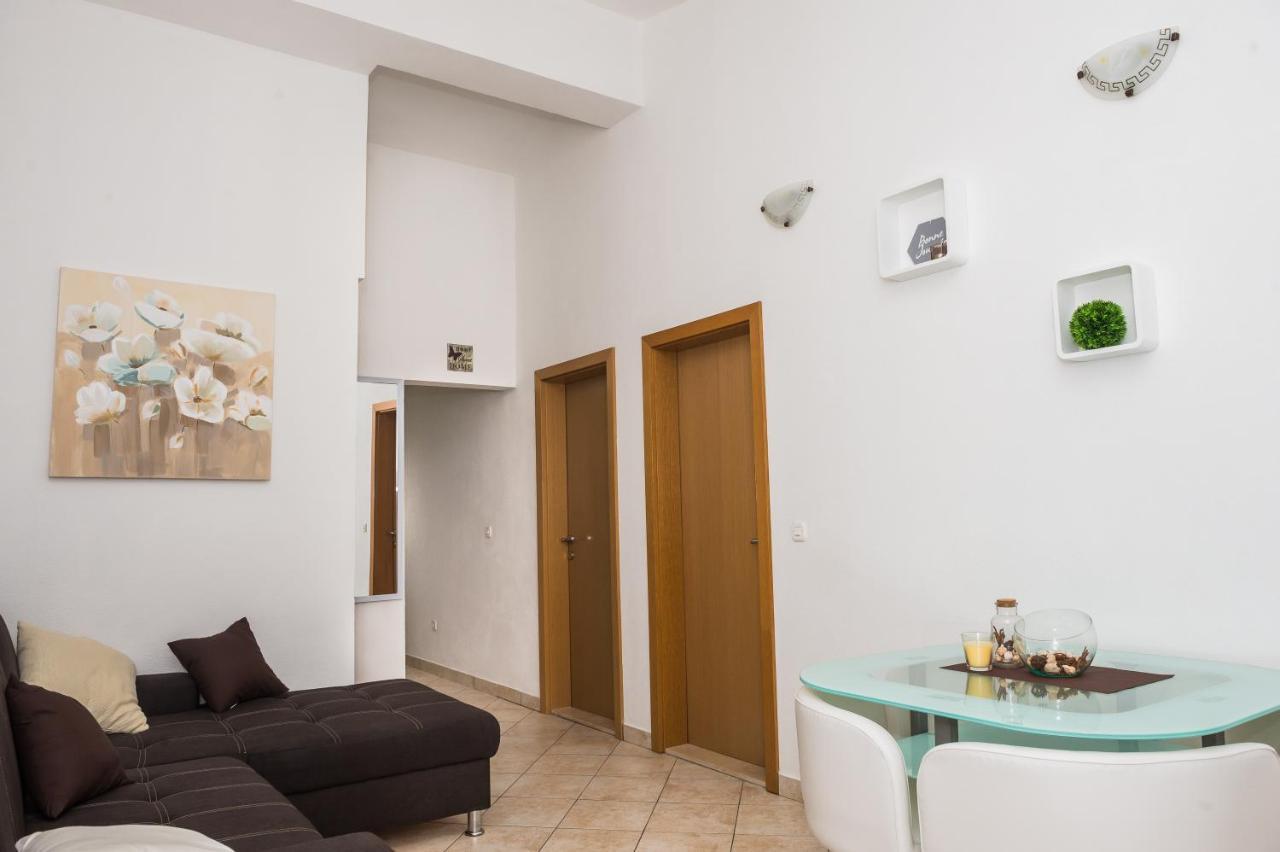 Apartments Slavka Рогозница Екстериор снимка