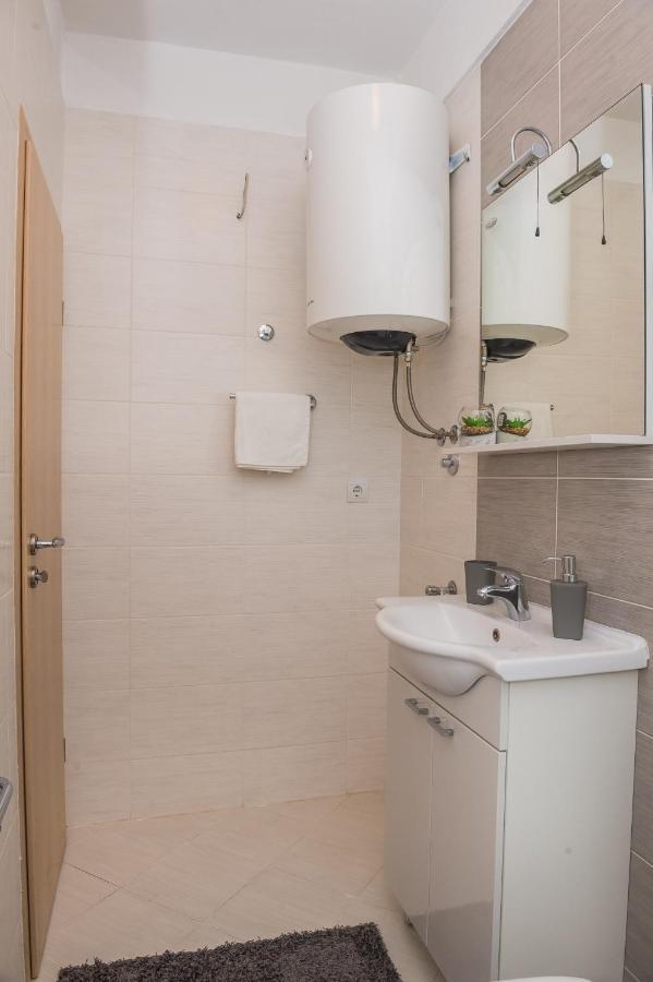 Apartments Slavka Рогозница Екстериор снимка