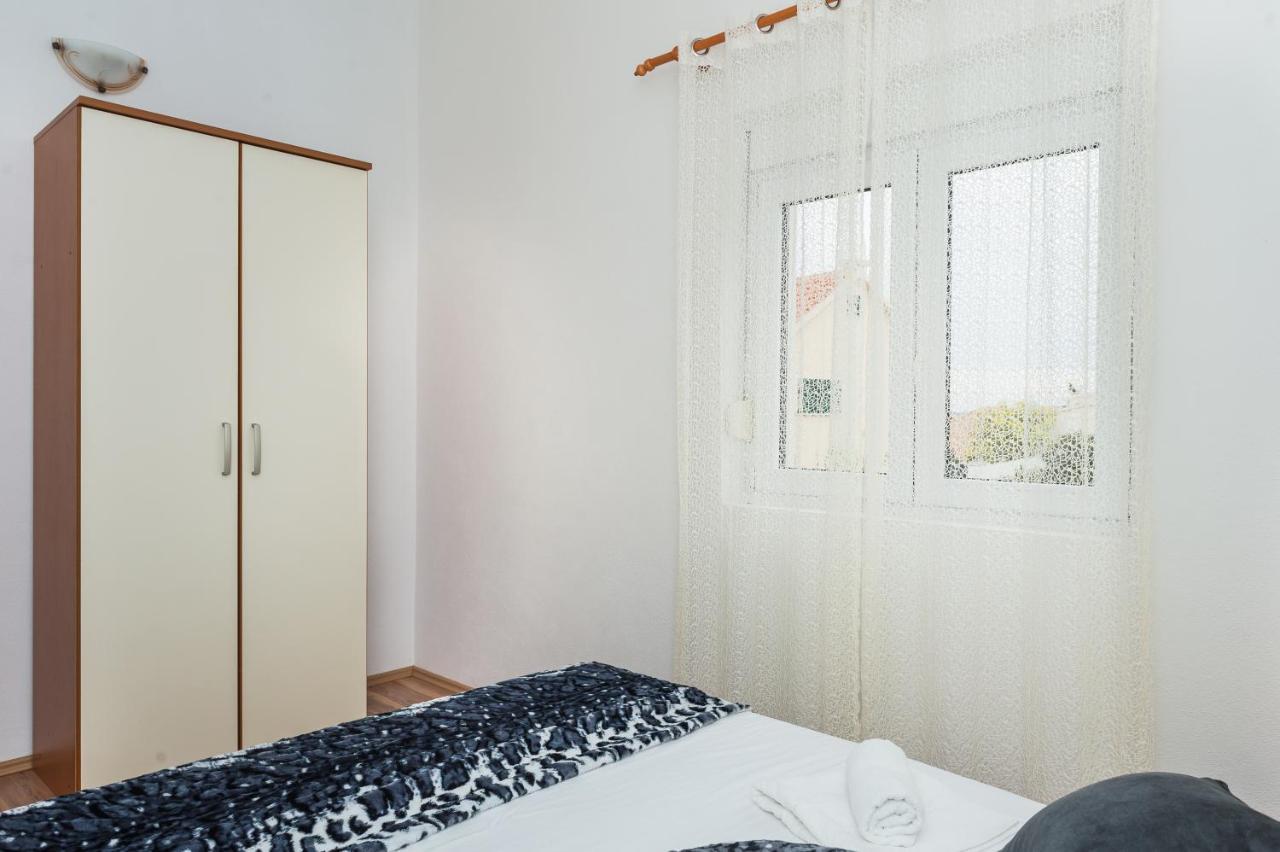 Apartments Slavka Рогозница Екстериор снимка