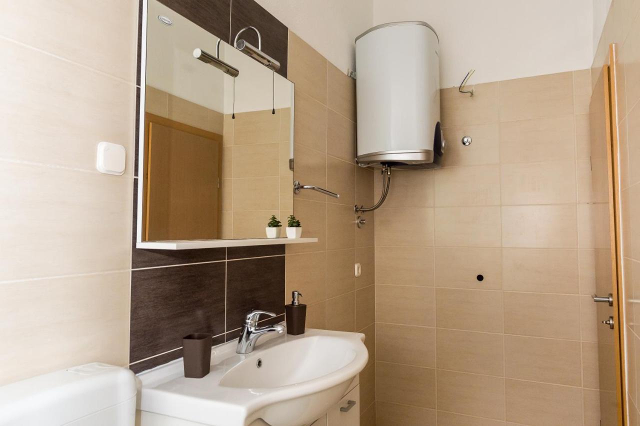 Apartments Slavka Рогозница Екстериор снимка