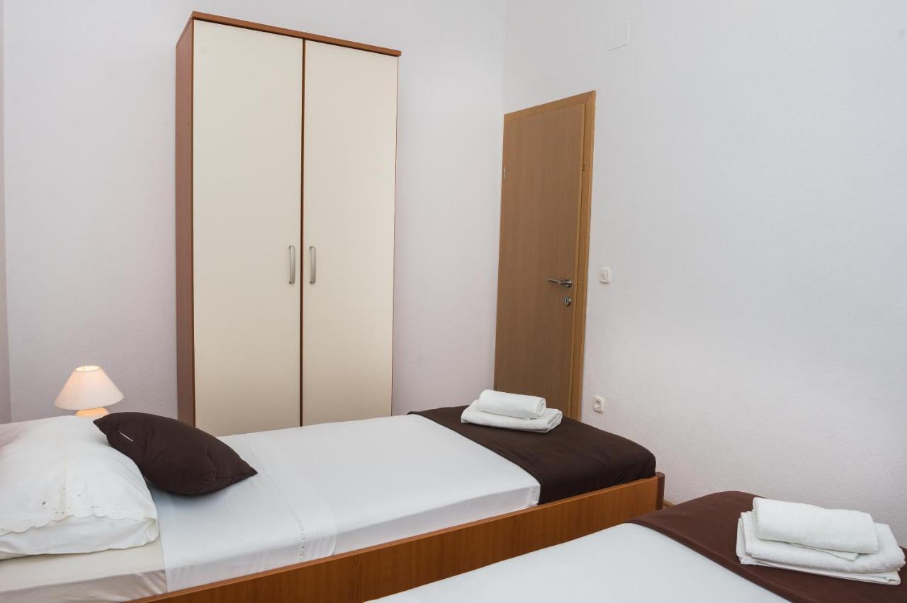Apartments Slavka Рогозница Екстериор снимка