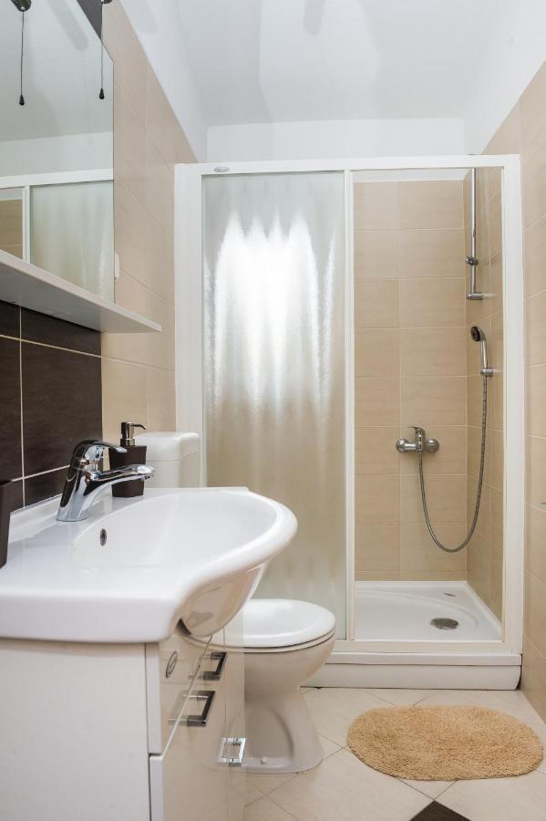 Apartments Slavka Рогозница Екстериор снимка