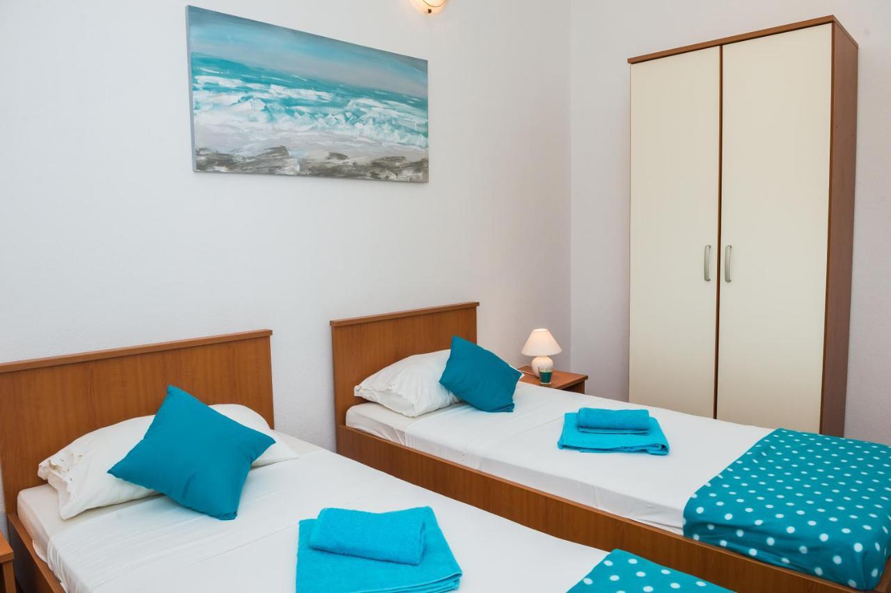 Apartments Slavka Рогозница Екстериор снимка