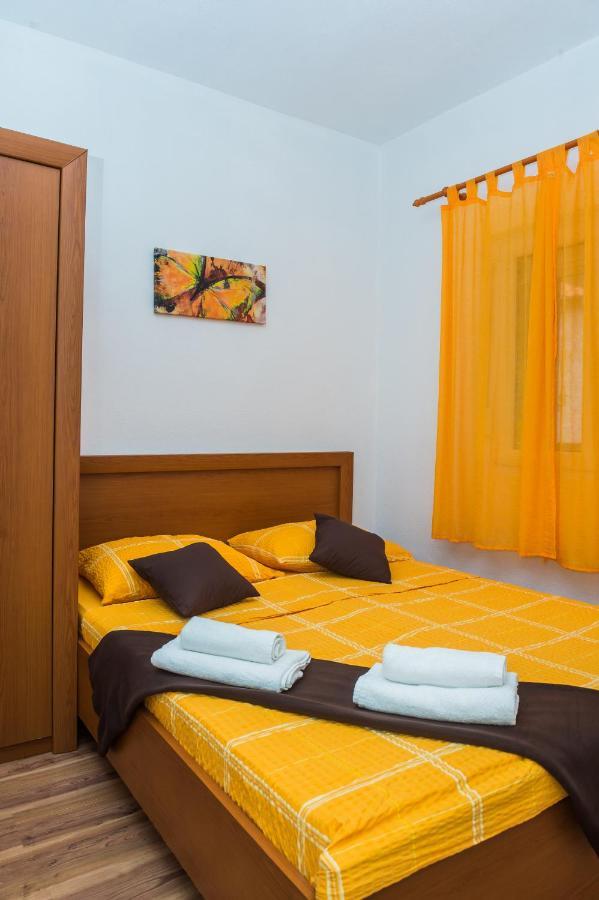 Apartments Slavka Рогозница Екстериор снимка